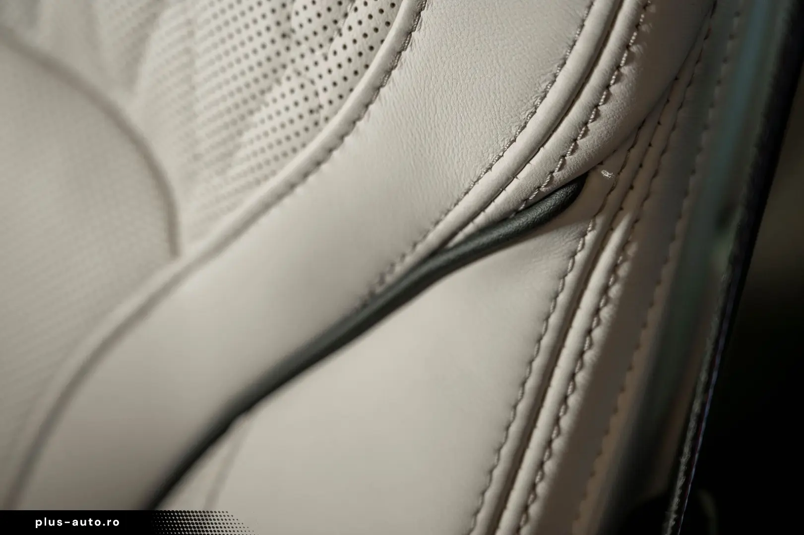 BMW X5 M60i PROFESSIONAL CARBON GLAS SKY MERINO B&W