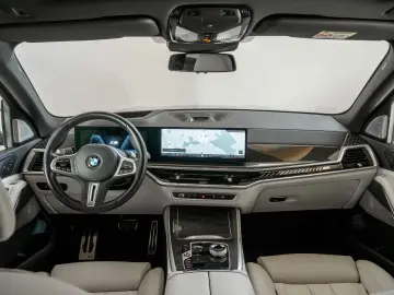 BMW X5 M60i PROFESSIONAL CARBON GLAS SKY MERINO B&W