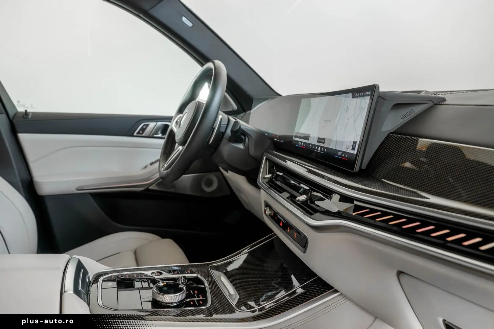 BMW X5 M60i PROFESSIONAL CARBON GLAS SKY MERINO B&W