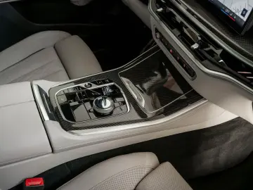 BMW X5 M60i PROFESSIONAL CARBON GLAS SKY MERINO B&W