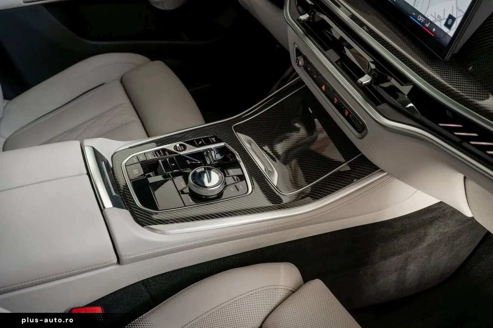 BMW X5 M60i PROFESSIONAL CARBON GLAS SKY MERINO B&W