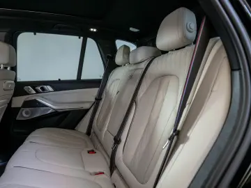 BMW X5 M60i PROFESSIONAL CARBON GLAS SKY MERINO B&W