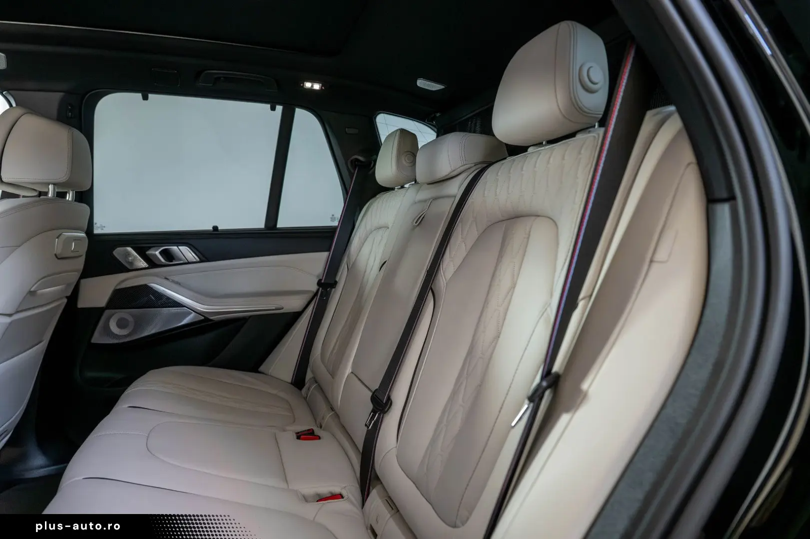 BMW X5 M60i PROFESSIONAL CARBON GLAS SKY MERINO B&W