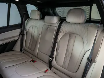 BMW X5 M60i PROFESSIONAL CARBON GLAS SKY MERINO B&W