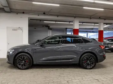 AUDI Q8 Sportback 55 e-tron
