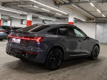 AUDI Q8 Sportback 55 e-tron