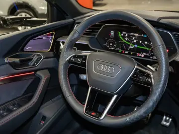 AUDI Q8 Sportback 55 e-tron