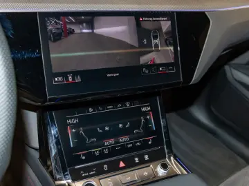 AUDI Q8 Sportback 55 e-tron