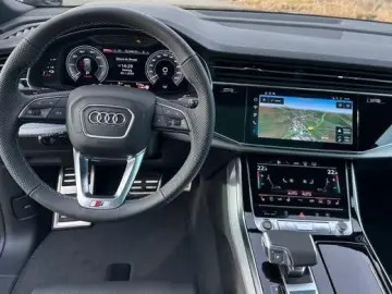 AUDI Q8 50 RSQ8-S-Line