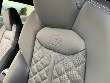 AUDI Q8 50 RSQ8-S-Line