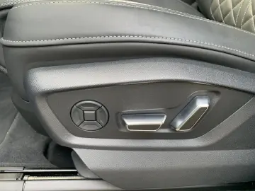 AUDI Q8 50 RSQ8-S-Line