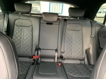 AUDI Q8 50 RSQ8-S-Line