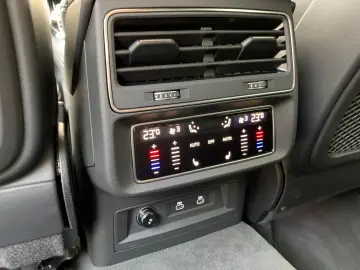 AUDI Q8 50 RSQ8-S-Line