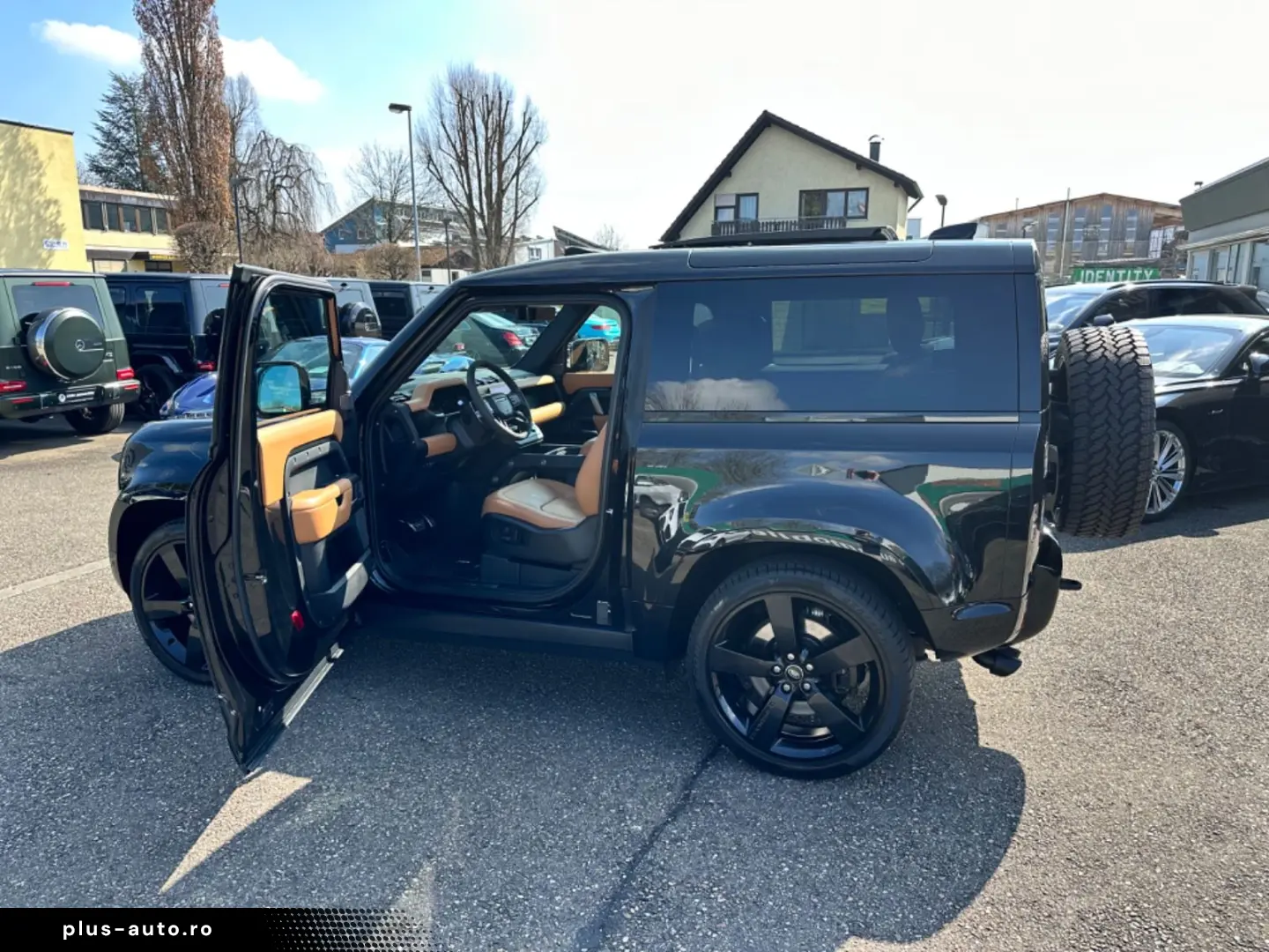 LAND ROVER Defender 90 V8   Black Pack Leder Tan Ebony ACC