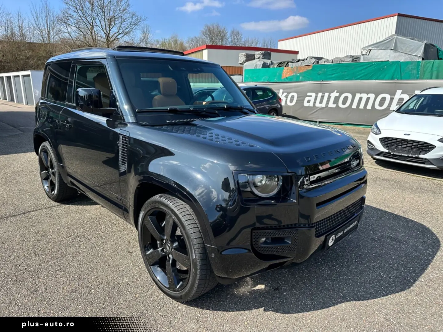 LAND ROVER Defender 90 V8   Black Pack Leder Tan Ebony ACC