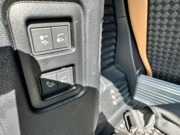 LAND ROVER Defender 90 V8   Black Pack Leder Tan Ebony ACC