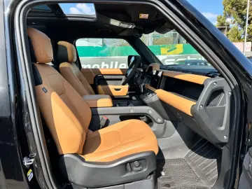 LAND ROVER Defender 90 V8   Black Pack Leder Tan Ebony ACC