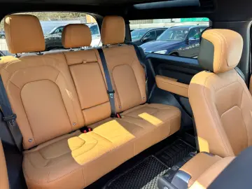 LAND ROVER Defender 90 V8   Black Pack Leder Tan Ebony ACC