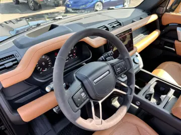 LAND ROVER Defender 90 V8   Black Pack Leder Tan Ebony ACC