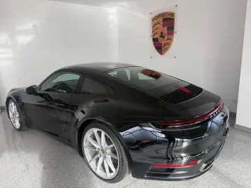 PORSCHE 992 Coupé- BOSE  - Vollleder- 21 Zoll