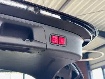 MERCEDES-BENZ GLA 250 e AMG KEYLESS-GO Distronic Kamera IHC