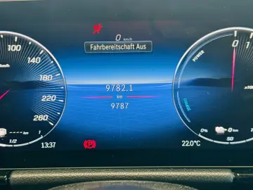 MERCEDES-BENZ GLA 250 e AMG KEYLESS-GO Distronic Kamera IHC