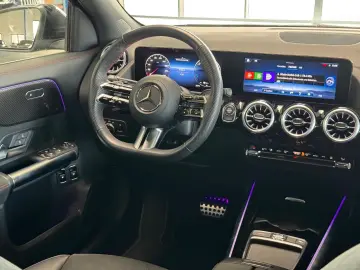 MERCEDES-BENZ GLA 250 e AMG KEYLESS-GO Distronic Kamera IHC