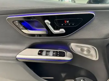 MERCEDES-BENZ GLC 300 d 4M AMG Night Pano Head-up 36&hellip;