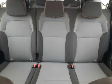 DACIA JOGGER 1.6 Hybrid 140HP EXTREME 7 locuri