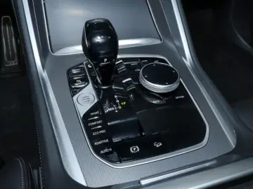 BMW X6 40d MSport Panorama Klimasitz StandHZG HUD