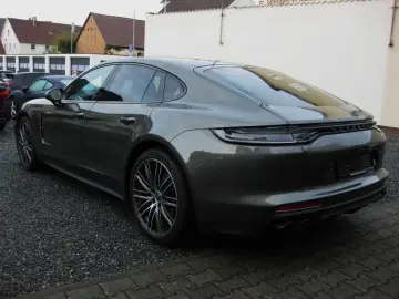 PORSCHE  Panamera 4 Platinium Edition