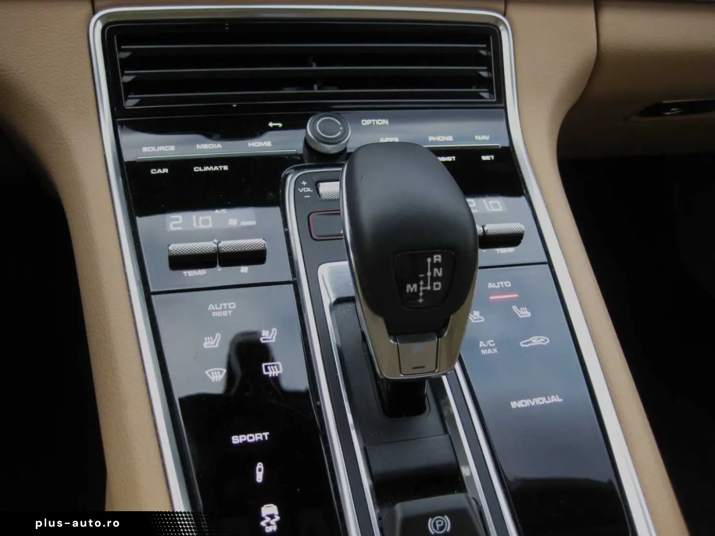 PORSCHE  Panamera 4 Platinium Edition