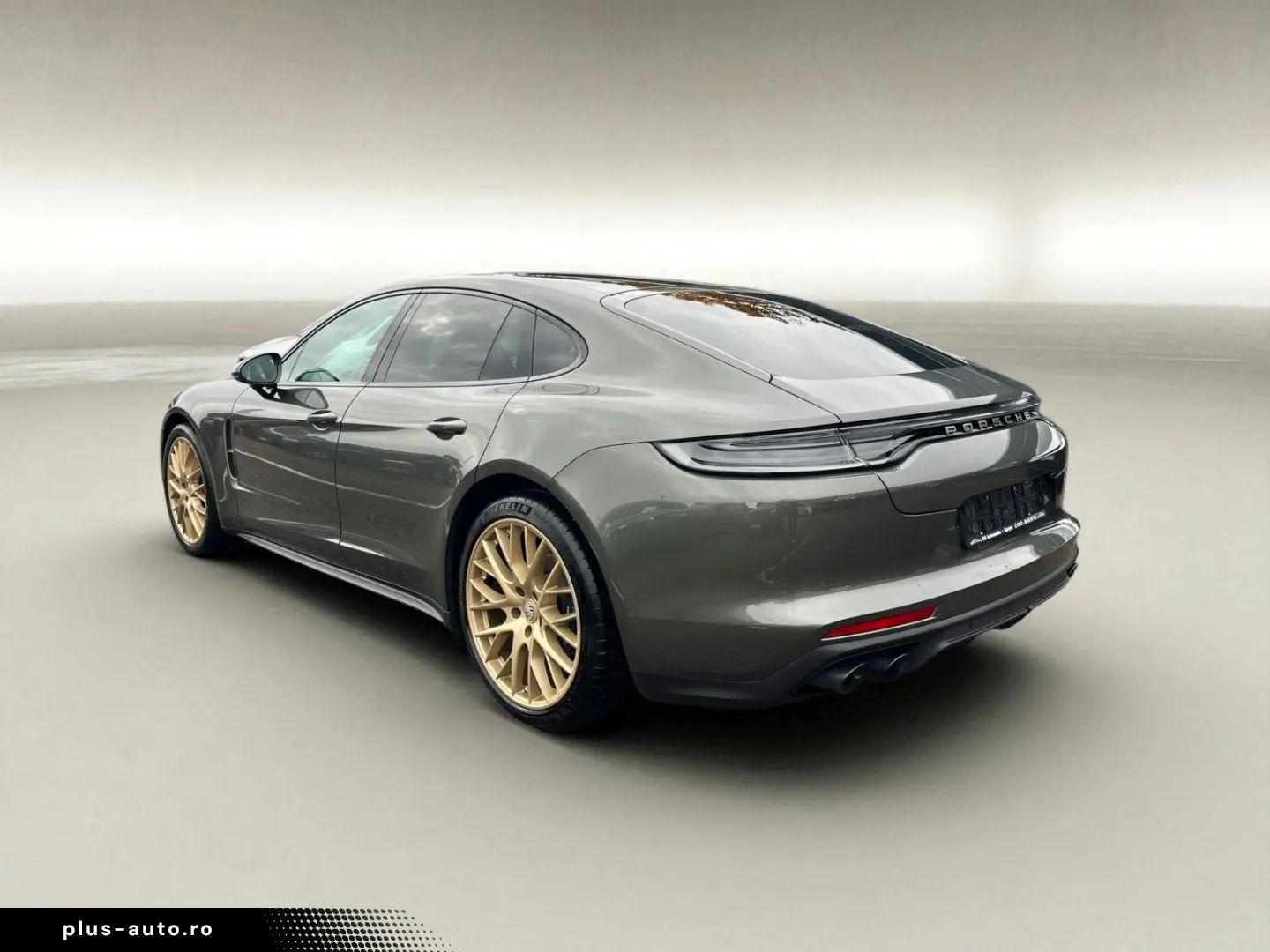 PORSCHE Panamera 4 Platinum Edition