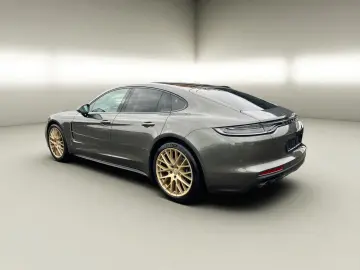 PORSCHE Panamera 4 Platinum Edition