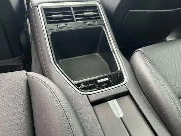 PORSCHE Panamera 4 Platinum Edition