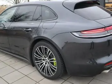 PORSCHE Panamera Sport Turismo 4 E-Hybrid Platinum Edition