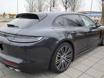 PORSCHE Panamera Sport Turismo 4 E-Hybrid Platinum Edition