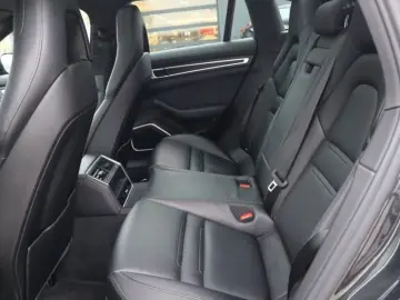 PORSCHE Panamera Sport Turismo 4 E-Hybrid Platinum Edition
