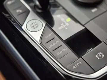 BMW 320d xDrive 190CP Sport Line