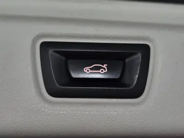 BMW 320d xDrive 190CP Sport Line