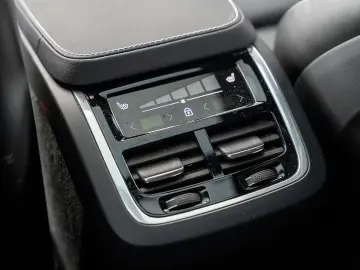 VOLVO XC90 B5 AWD Ultimate Bright