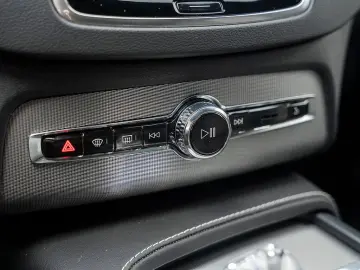 VOLVO XC90 B5 AWD Ultimate Bright