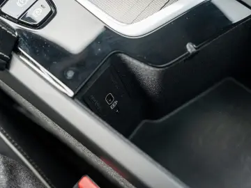 VOLVO XC90 B5 AWD Ultimate Bright