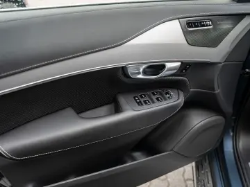 VOLVO XC90 B5 AWD Ultimate Bright