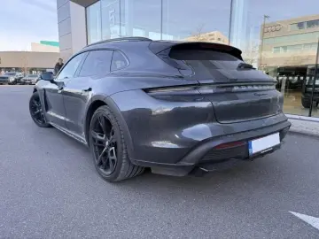 PORSCHE Taycan 4 Cross Turismo