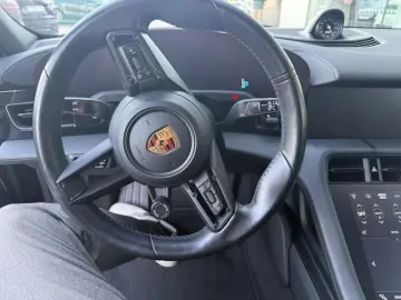 PORSCHE Taycan 4 Cross Turismo