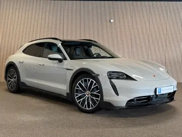 PORSCHE Cross Turismo 4