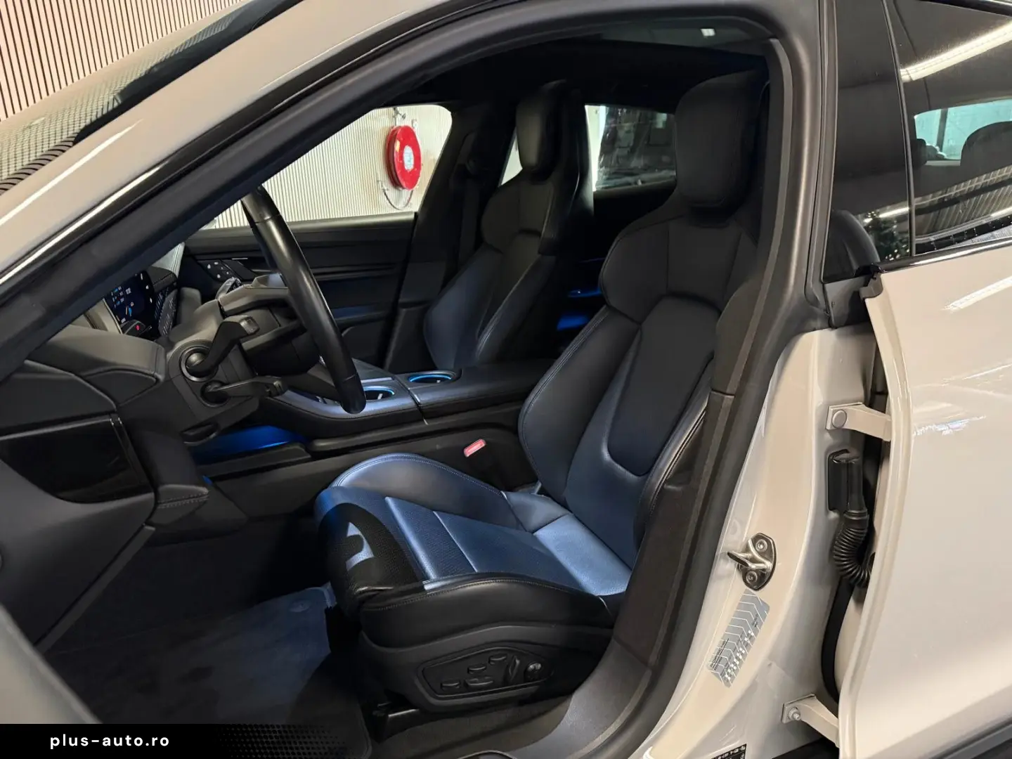 PORSCHE Cross Turismo 4