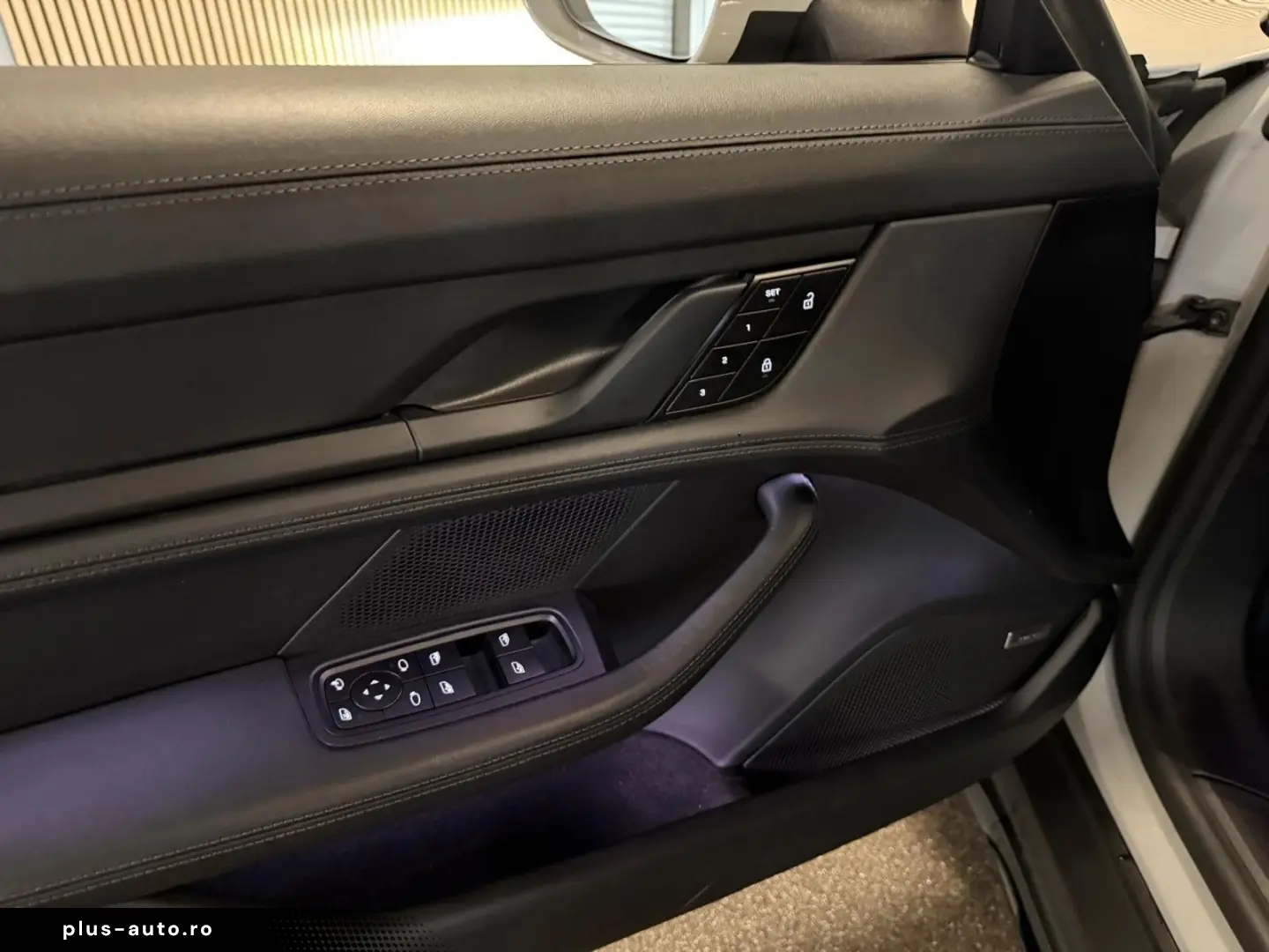 PORSCHE Cross Turismo 4