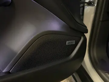 PORSCHE Cross Turismo 4